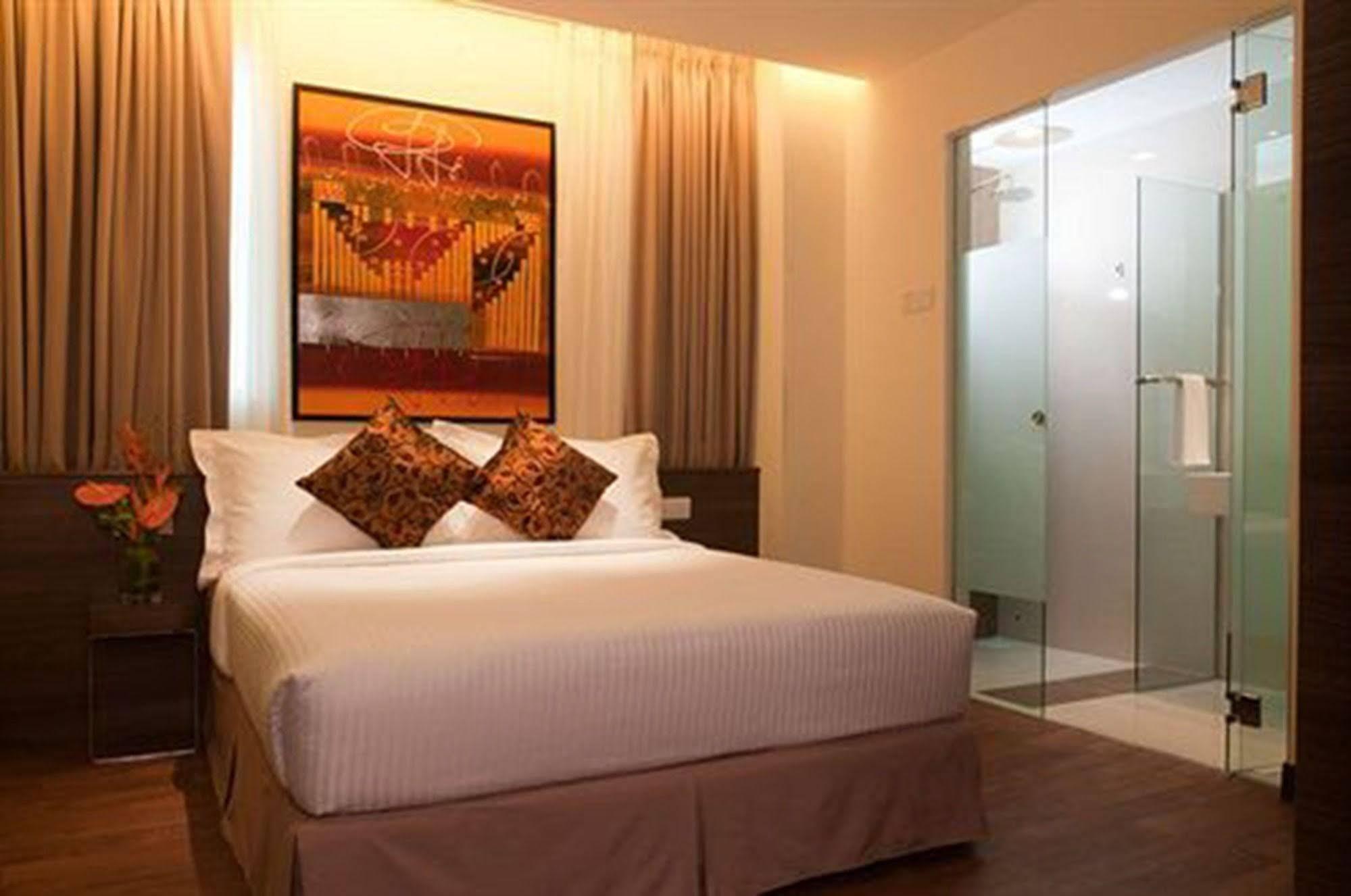 Frenz Hotel